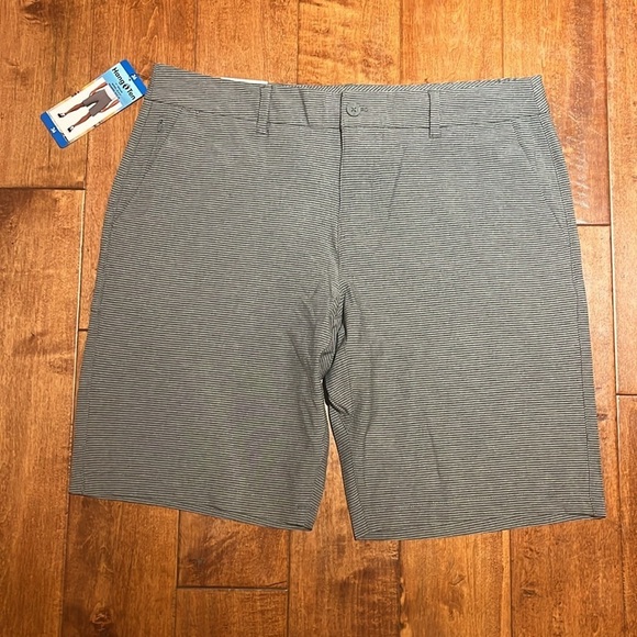 NWT Hang Tan Hybrid Short Size 36 - Picture 4 of 10